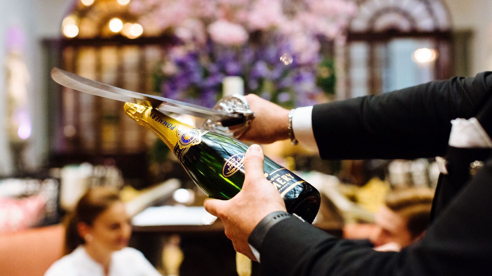 champagne sabering winter garden bar